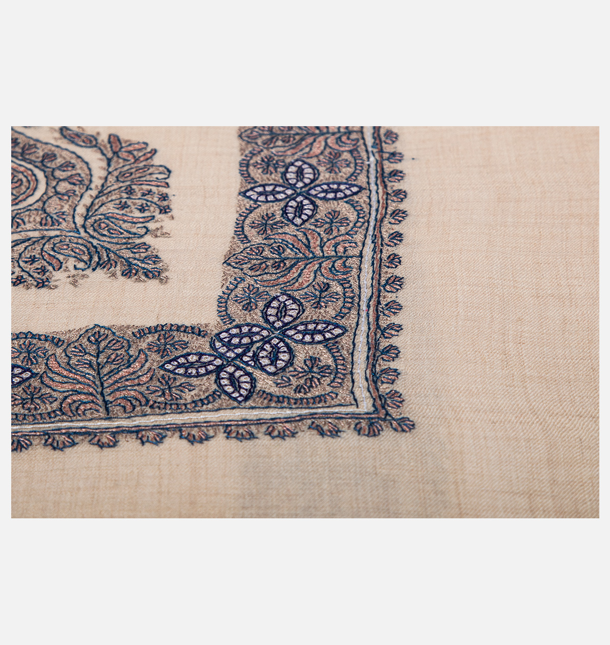 pashmina-turma-embroided-beige-blue-2.jpg